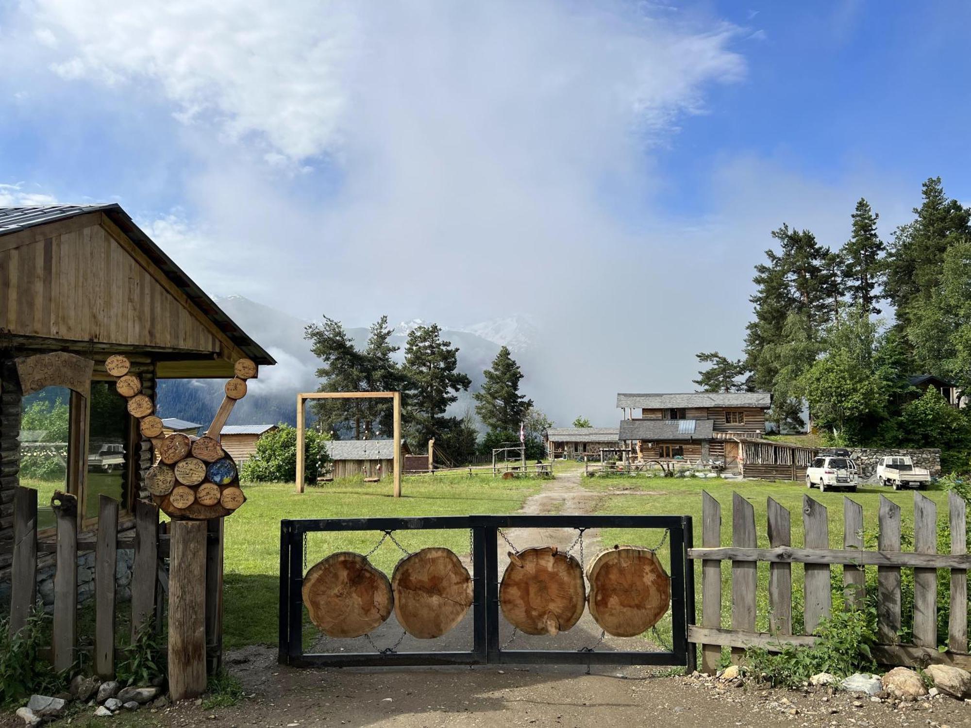 Heshkili Huts Svaneti Keshkili Luaran gambar
