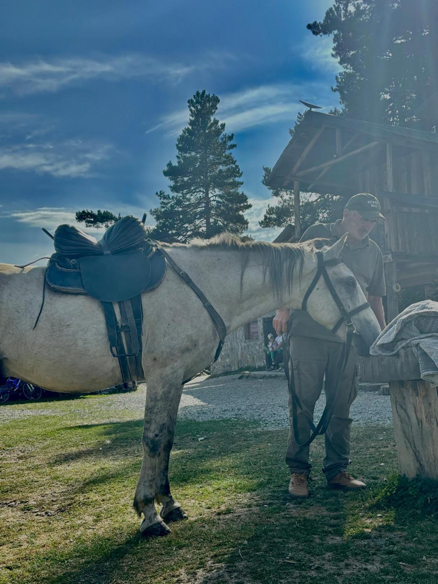 Heshkili Huts Svaneti Keshkili Luaran gambar