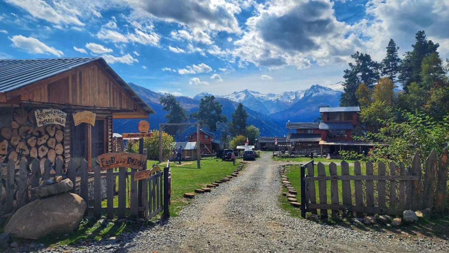 Heshkili Huts Svaneti Keshkili Luaran gambar